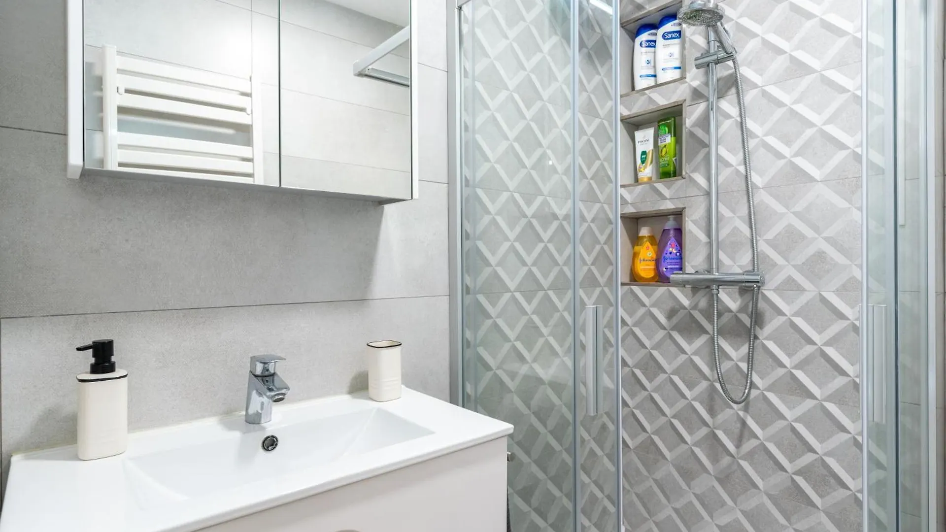 Whitey House In Triana Apartment Seville 0*,  Spain